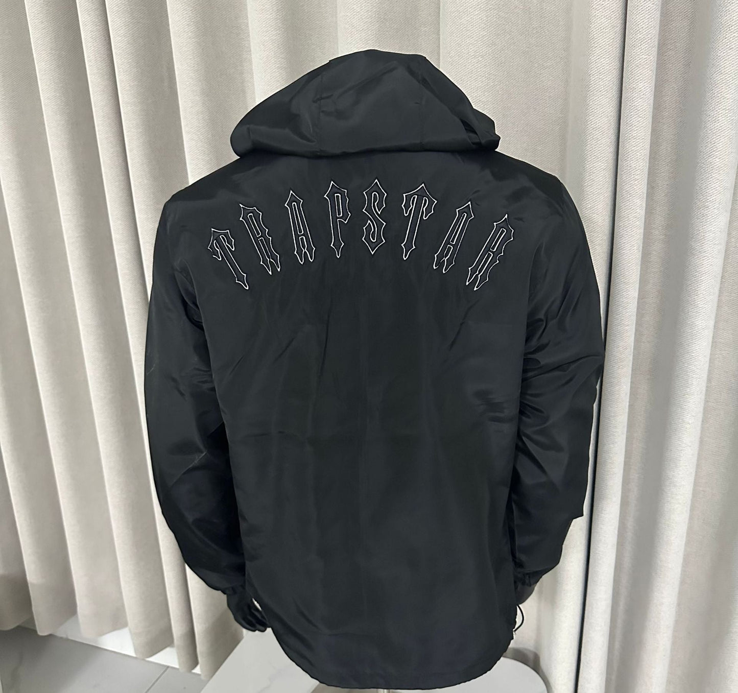 Trapstar's Men's Windbreaker Black